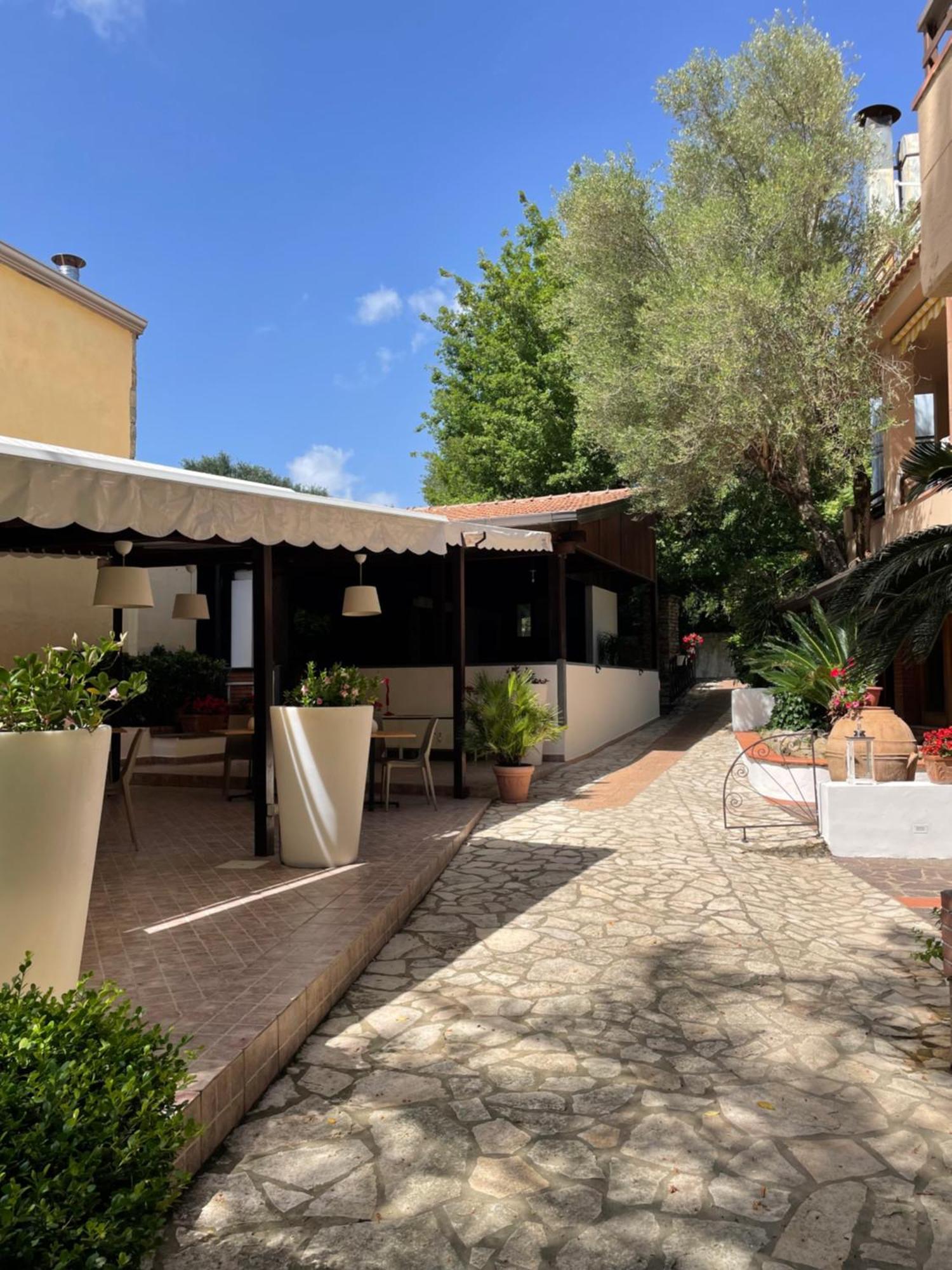 Hotel Residence Da Carmelo Palinuro Exterior photo